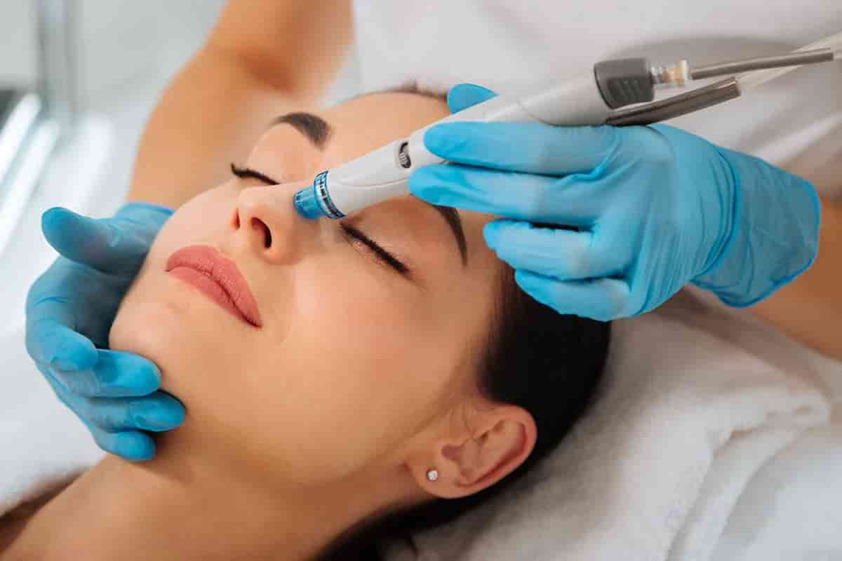 HydraFacial Treatment in Tunisia - Glowing Skin at a low price